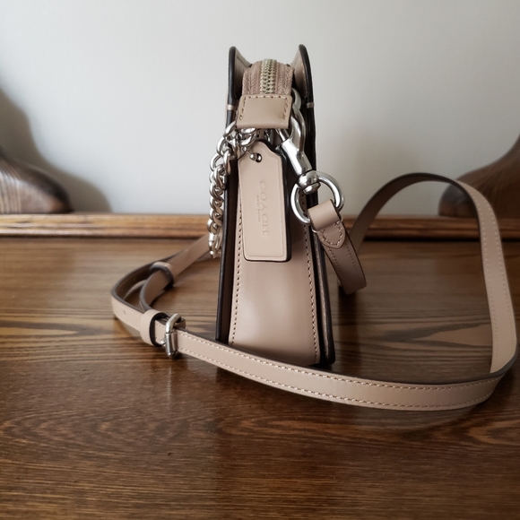 Coach Signature Chain Calf Leather Crossbody Taupe - Picture 4 of 7